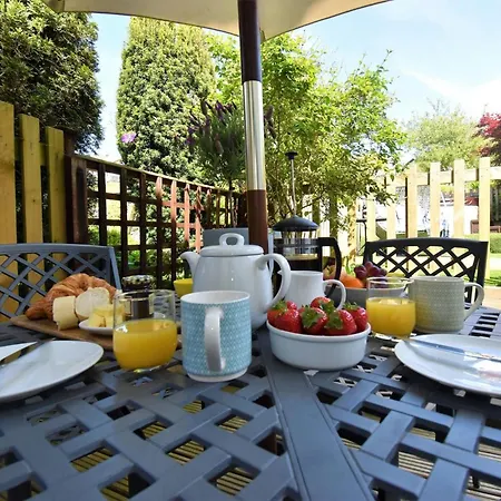 2 Bed In District Sz393 *
