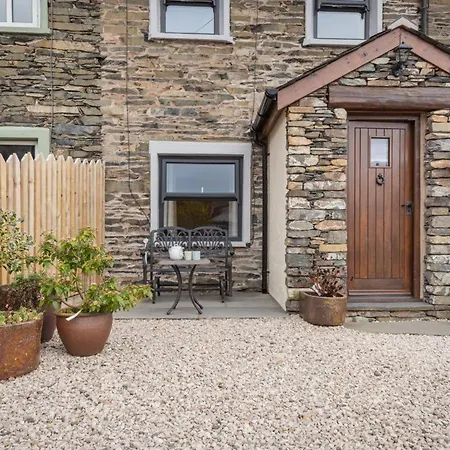 2 Bed In District Sz393 * Backbarrow
